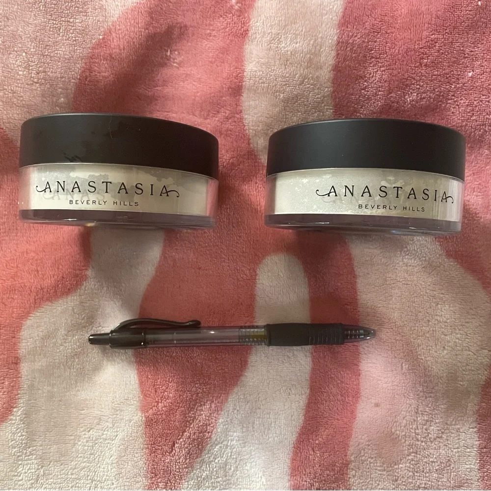 Large Anastasia Beverly Hills Loose Setting Powder Bundle in Vanilla